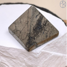 Пирит пирамида 4х4 см
