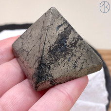 Пирит пирамида 4х4 см