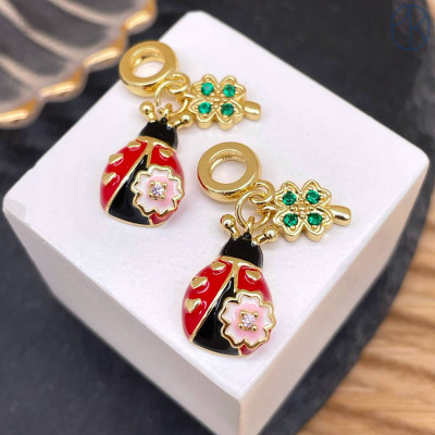 Подвеска божья коровка и клевер, цвет золото 17 мм