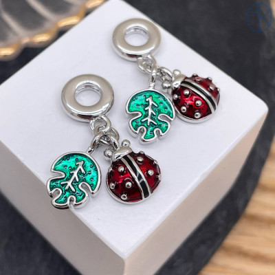 Подвеска Божья коровка и монстера, цвет серебро 16 мм