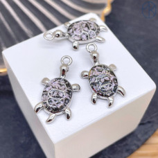 Подвеска черепаха черно-розовая, цвет серебро 20 мм