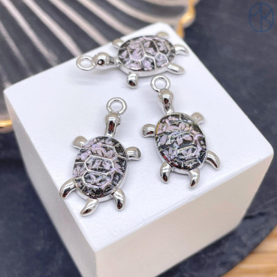Подвеска черепаха черно-розовая, цвет серебро 20 мм