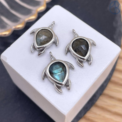 Подвеска черепаха огранка лабрадор, цвет серебро 15 мм