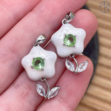 Подвеска цветок белая эмаль, цвет серебро 24 мм