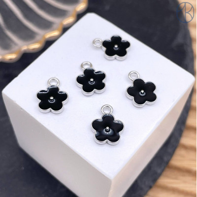 Подвеска цветок черная эмаль, цвет серебро 8 мм 