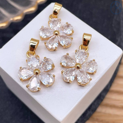 Подвеска цветок цирконы, цвет золото 17 мм 