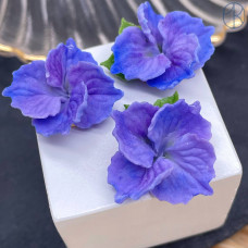 Подвеска цветок сиреневый, цвет серебро ~ 24 мм Подвеска цветок сиреневый, цвет серебро ~ 24 мм