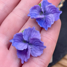 Подвеска цветок сиреневый, цвет золото ~ 24 мм Подвеска цветок сиреневый, цвет золото ~ 24 мм