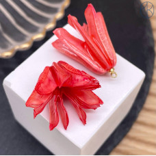 Подвеска цветок в эпоксидной смоле №3, цвет золото ~ 28-35 мм