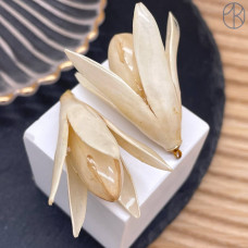 Подвеска цветок в эпоксидной смоле, цвет золото ~ 35-40 мм