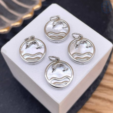 Подвеска дельфин перламутр, цвет серебро 13 мм 