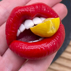 Подвеска губы ~ 45 мм Подвеска губы ~ 45 мм