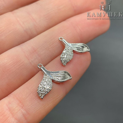 Подвеска хвост кита цирконы, цвет серебро 12х15 мм 