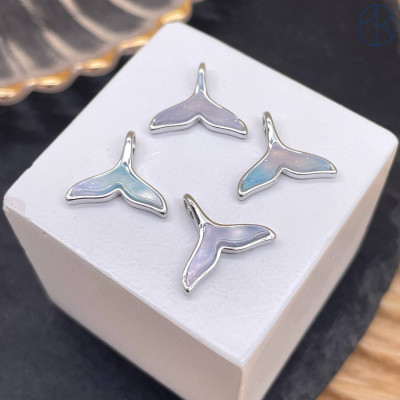 Подвеска хвост кита микс эмаль, цвет серебро 12 мм