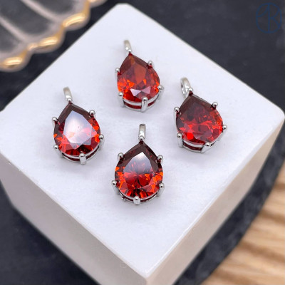 Подвеска капля циркон красный, цвет серебро 10 мм