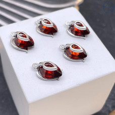 Подвеска капля красный циркон, цвет серебро 10 мм