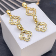 Подвеска клевер цирконы, цвет золото 13 мм 