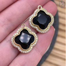 Подвеска клевер огранка цирконы агат черный, цвет золото 18 мм