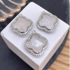 Подвеска клевер огранка цирконы горный хрусталь, цвет серебро 18 мм