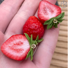 Подвеска клубника, цвет золото ~ 32 мм