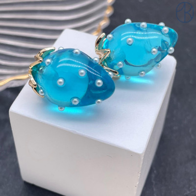 Подвеска клубника голубая прозрачная, цвет золото 25х16 мм