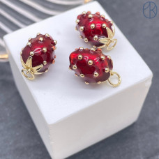 Подвеска клубника красная, цвет золото 15 мм