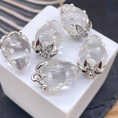 Подвеска клубника прозрачная, цвет серебро 17х12 мм