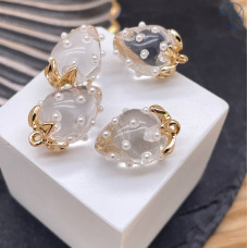 Подвеска клубника прозрачная, цвет золото 17х12 мм