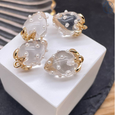 Подвеска клубника прозрачная, цвет золото 17х12 мм