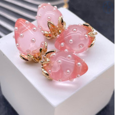 Подвеска клубника розовая прозрачная, цвет золото 17х12 мм
