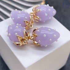 Подвеска клубника сиреневая, цвет золото 17х12 мм