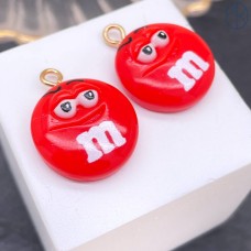 Подвеска конфета красная M&M's, цвет золото 19 мм