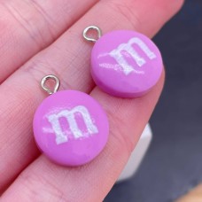 Подвеска конфета сиреневая M&M's, цвет серебро 14 мм