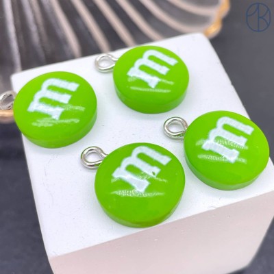 Подвеска конфета зеленая M&M's, цвет серебро 14 мм