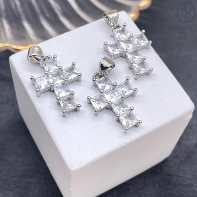  Подвеска крест цирконы, цвет серебро 20х13,5 мм