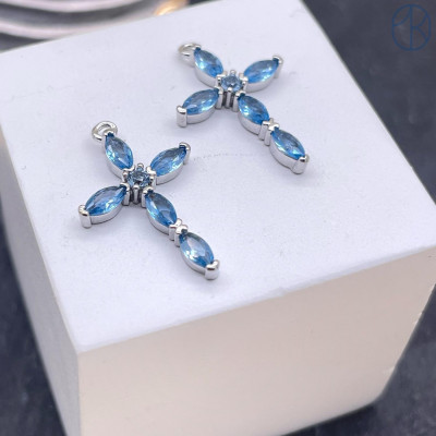 Подвеска крест мини голубые цирконы, цвет серебро 8х14 мм
