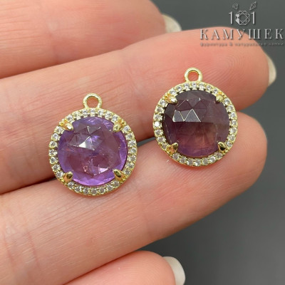 Подвеска круг огранка цирконы аметист, цвет золото 13 мм