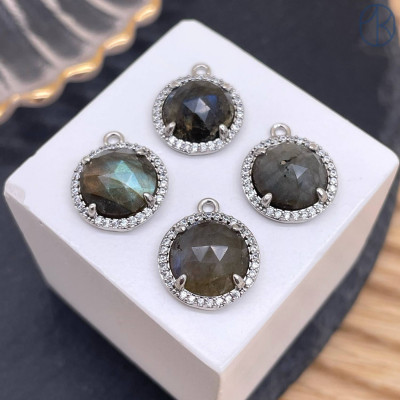 Подвеска круг огранка цирконы лабрадор, цвет серебро 13 мм