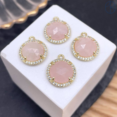 Подвеска круг огранка цирконы розовый кварц, цвет золото 13 мм