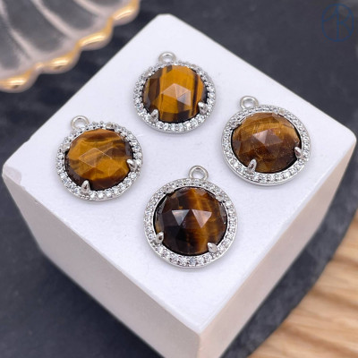 Подвеска круг огранка цирконы тигровый глаз, цвет серебро 13 мм