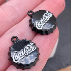 Подвеска крышка черная Coca cola 18 мм