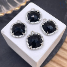 Подвеска квадрат цирконы агат черный, цвет серебро 14 мм