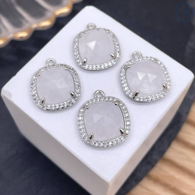 Подвеска квадрат цирконы горный хрусталь, цвет серебро 14 мм