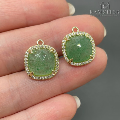 Подвеска квадрат цирконы кварц зеленый клубничный, цвет золото 14 мм