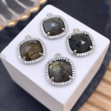 Подвеска квадрат цирконы лабрадор, цвет серебро 14 мм