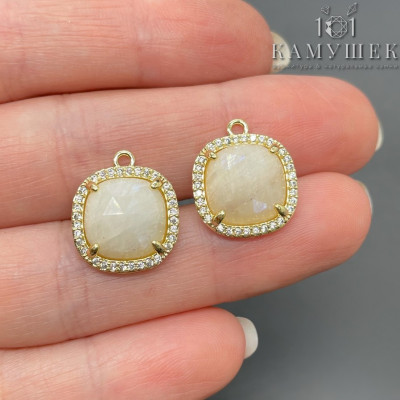 Подвеска квадрат цирконы лунный камень, цвет золото 14 мм