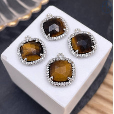 Подвеска квадрат цирконы тигровый глаз, цвет серебро 14 мм