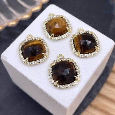 Подвеска квадрат цирконы тигровый глаз, цвет золото 14 мм