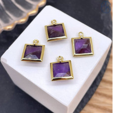 Подвеска квадрат огранка аметист, цвет золото 10 мм