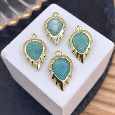 Подвеска лист огранка амазонит, цвет золото 18 мм